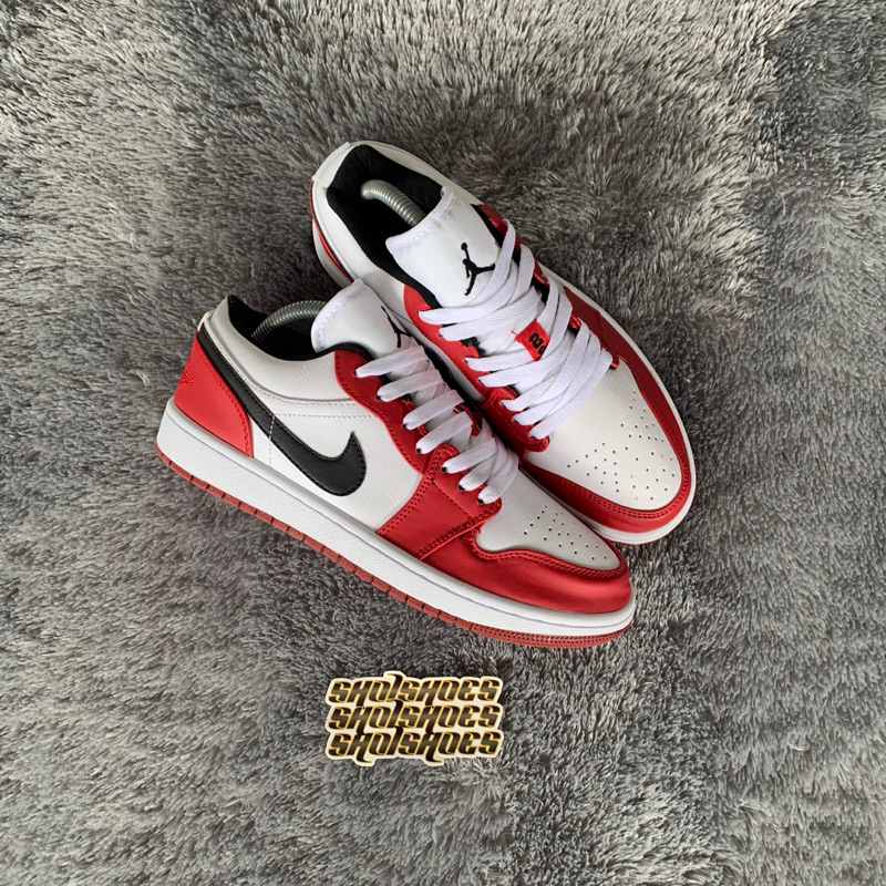 NIKE AIR JORDAN 1 LOW GYM RED BLACK SWOOSH