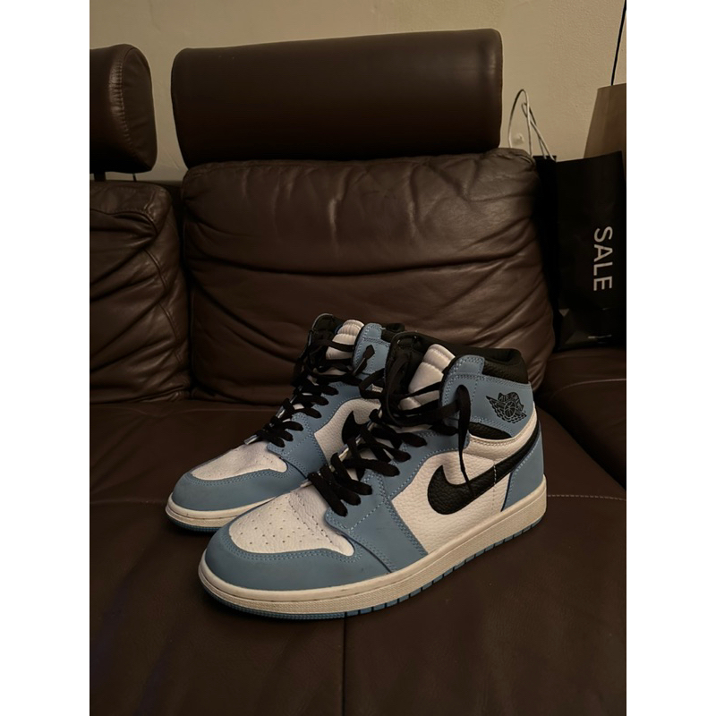 Air Jordan 1 High University Blue