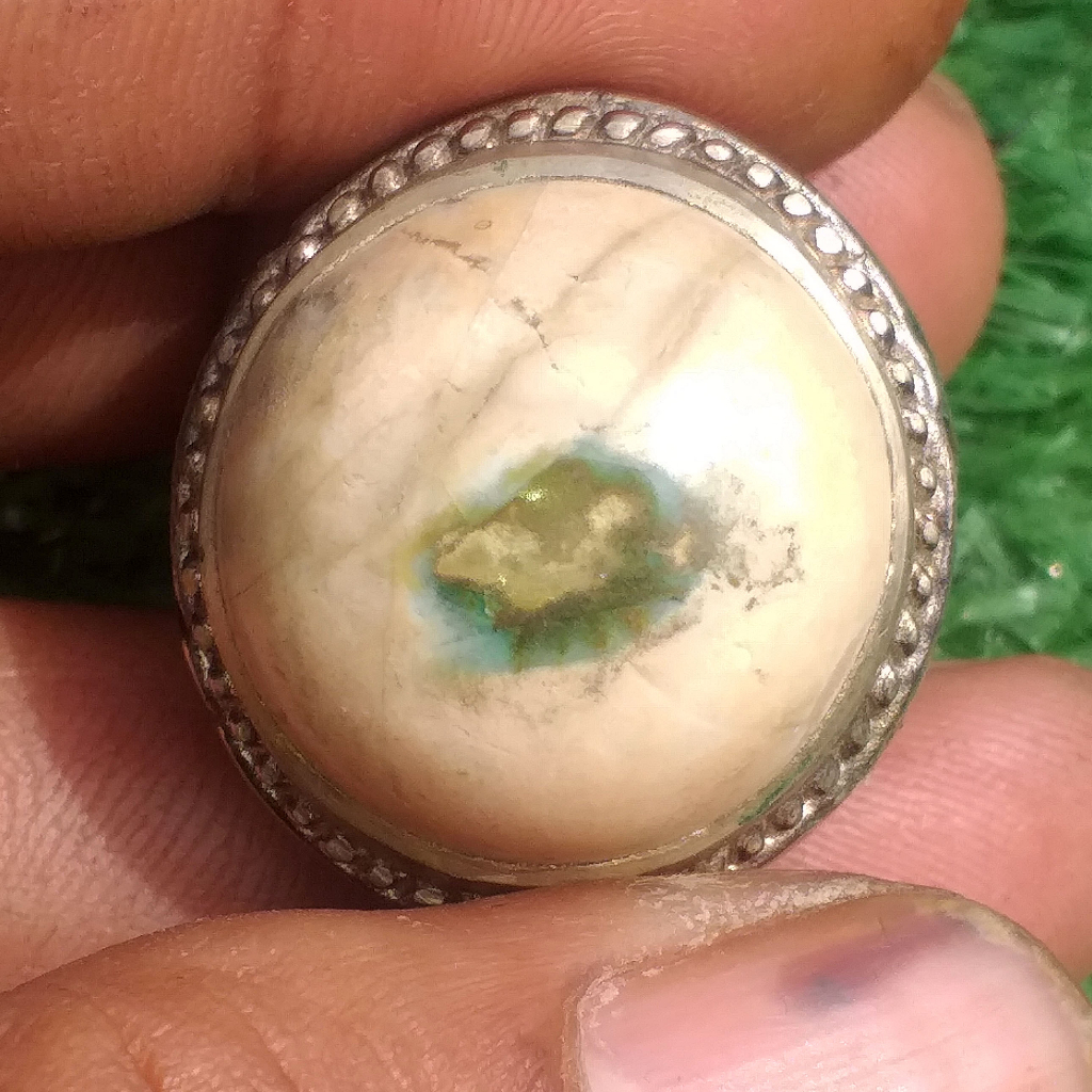 Batu Akik Asli Kol Buntet Fosil Keong Aura Tua Alami Putih Hijau Dim-21 Ring Alpaka