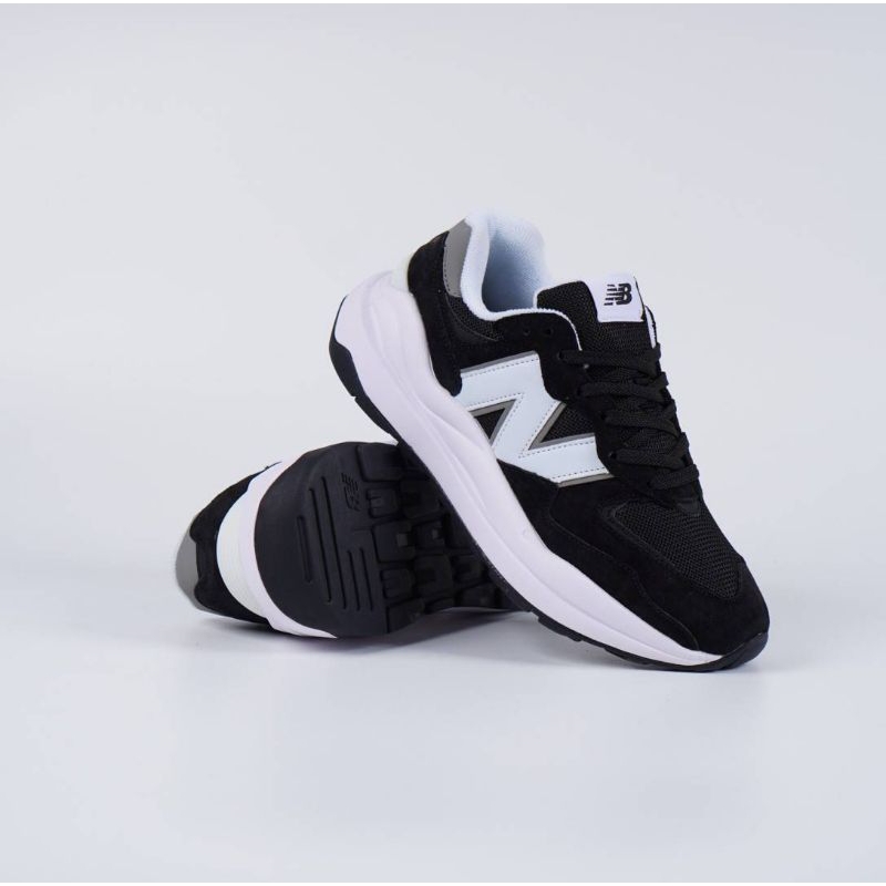 Sepatu NB 5740 Black White