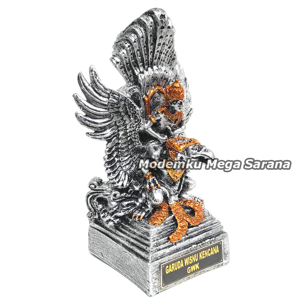 Pajangan Miniatur Patung GWK Garuda Wisnu Kencana Bali Fiberglass