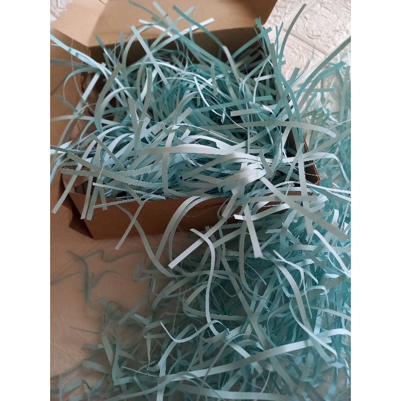 

Shredded paper kertas serut kertas cacah isian box kado serut kawul hampers