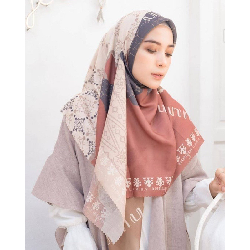 [PRELOVED] Wearing Klamby Kanaka Scarf - Raja Ampat