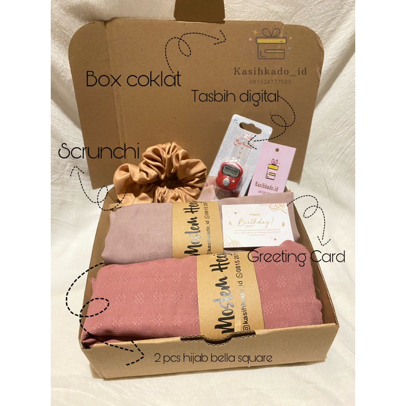 

HAMPERS GIFTBOX HADIAH ULANG TAHUN WISUDA ANNIVERSARRY WEDDING