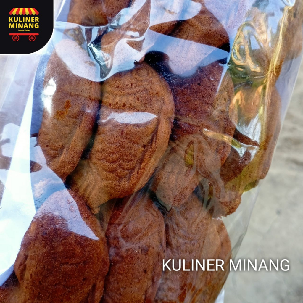 

Kue Bolu ikan isi 25 gula aren Oleh-Oleh Asli Kampung Cemilan Makanan Payakumbuh Khas Padang Snack Jajanan Kuliner Minang Kabau Gurih Spicy Murah Renyah Resmi 100% Halal Original AX02