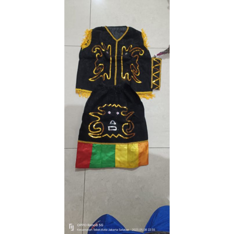 BAJU ADAT DAYAK BAHAN BLUDRU UKURAN TK CEWEK