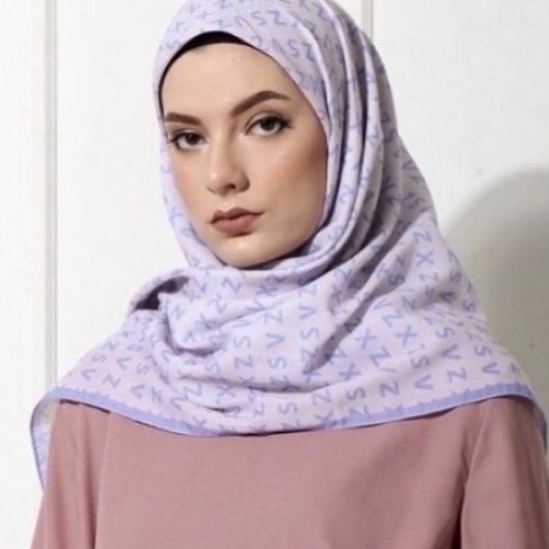 Vivi Zubedi x Zaskia Sungkar scarf preloved