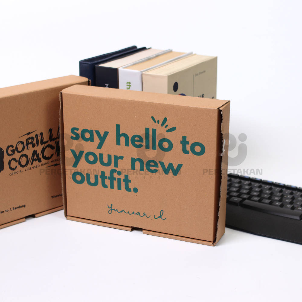 

Sablon / Cetak Kardus Corrugated 25x20x5 CM | Die Cut | Kotak Karton | Box Packing Souvenir Pizza