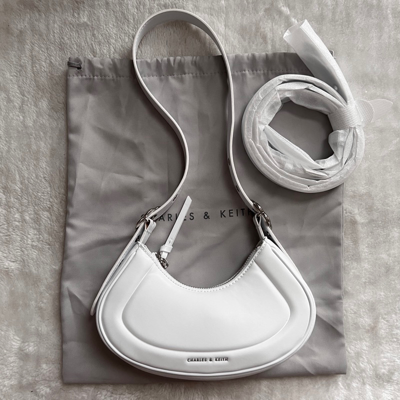 Tas Charles And Keith Petra Curved White ITZY