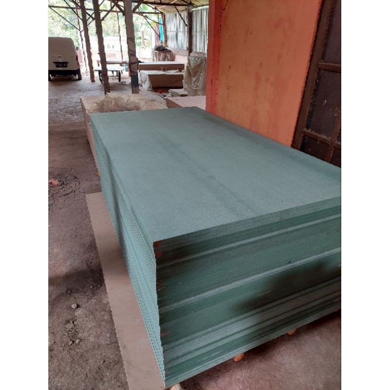 HMR 18mm 122x244 High Moisture Resistant MDF Hijau