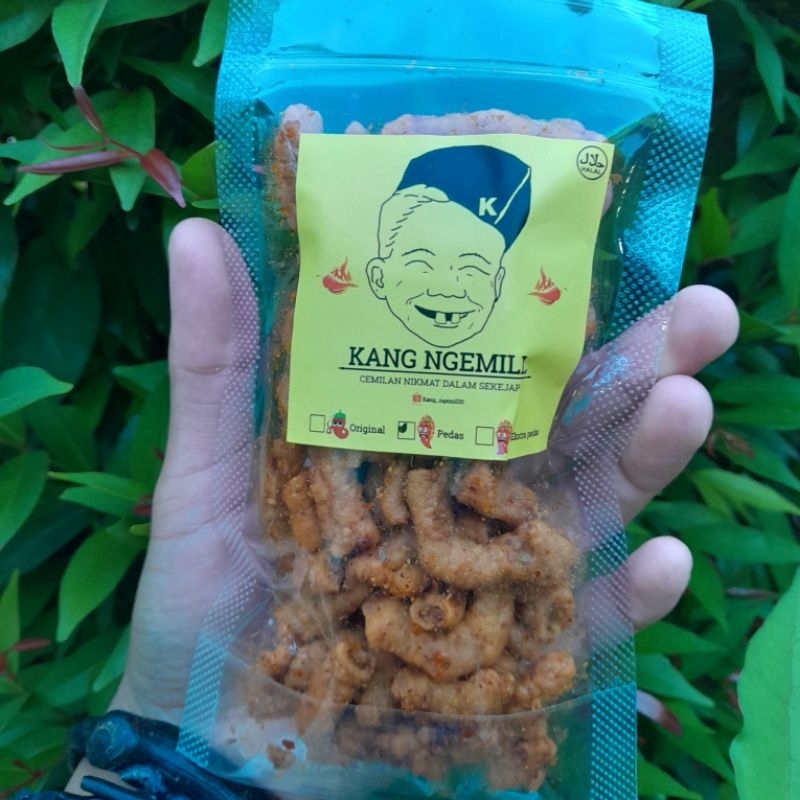 

Usus crispy pedas daun jeruk kang ngemill 65grm