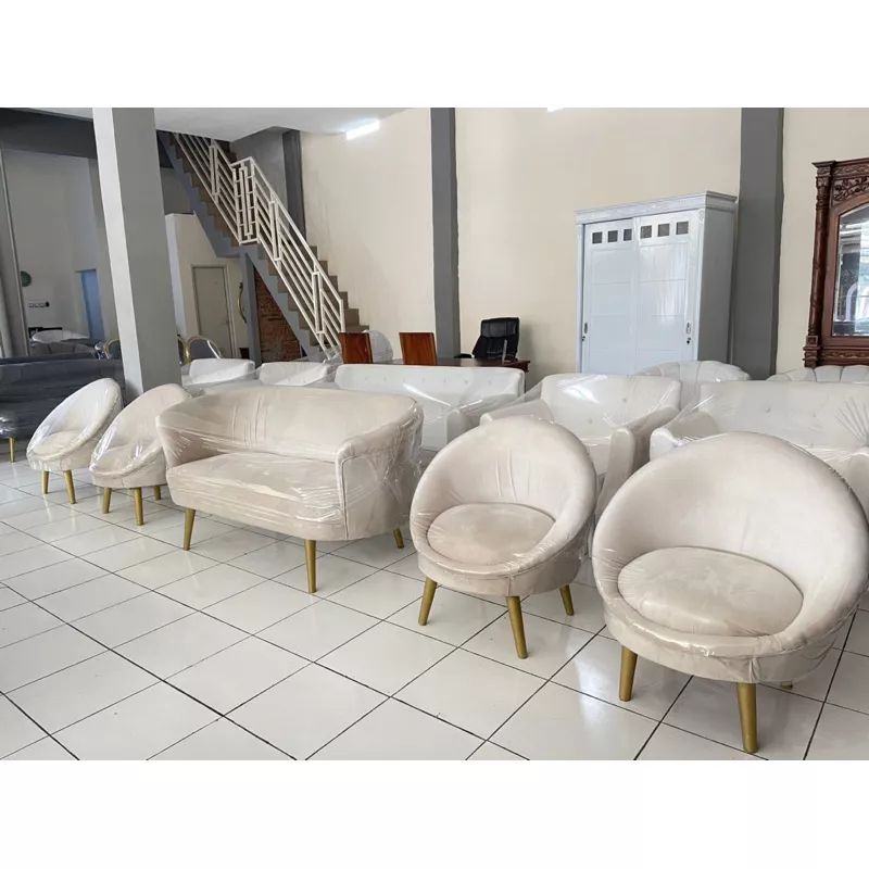 Sofa pelaminan minimalis