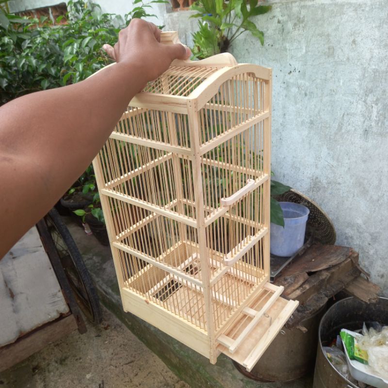 sangkar burung kecil kayu