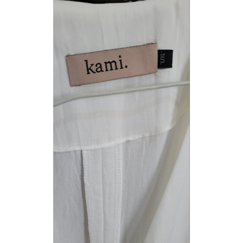 Preloved Vayya Outer Plain Kamiidea