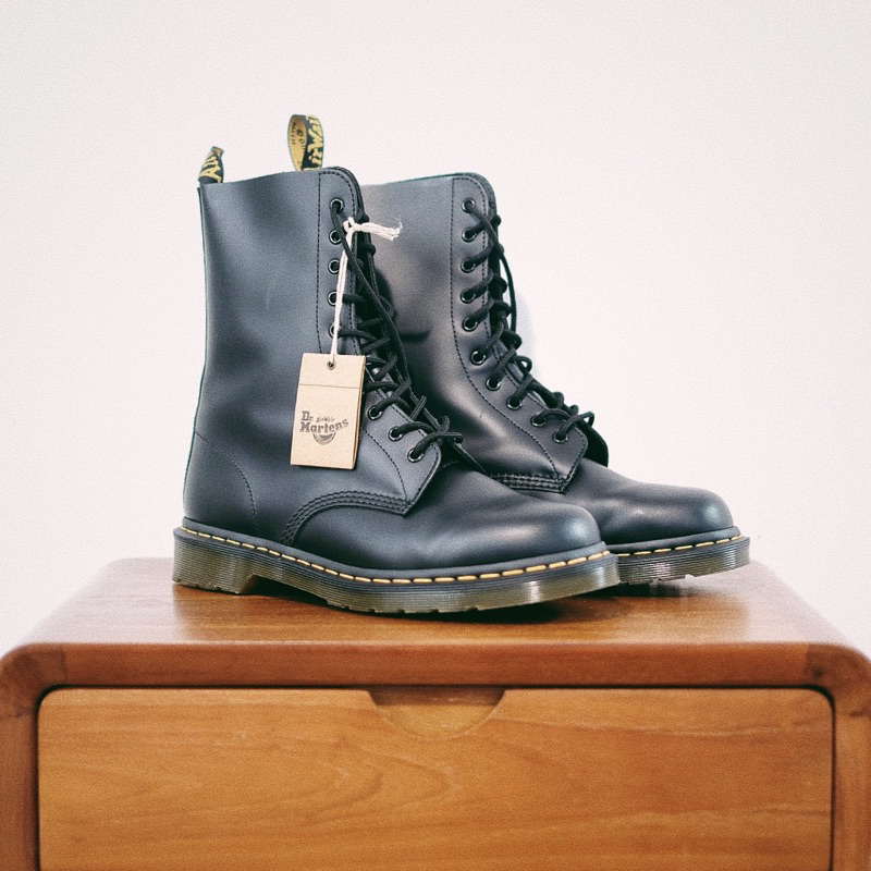 Original Dr martens 1490 (10 eye) black smooth