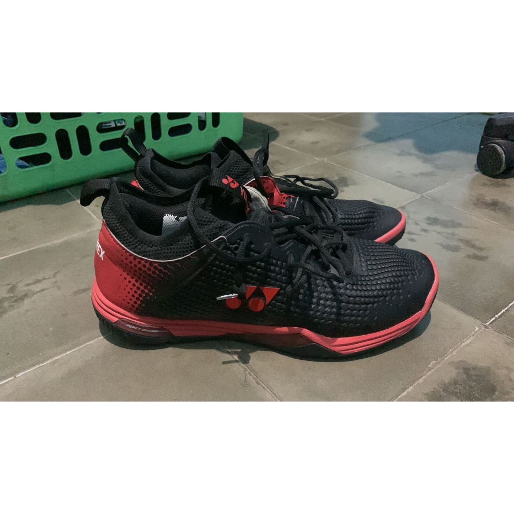 Yonex Eclipsion Z2 size 44.5
