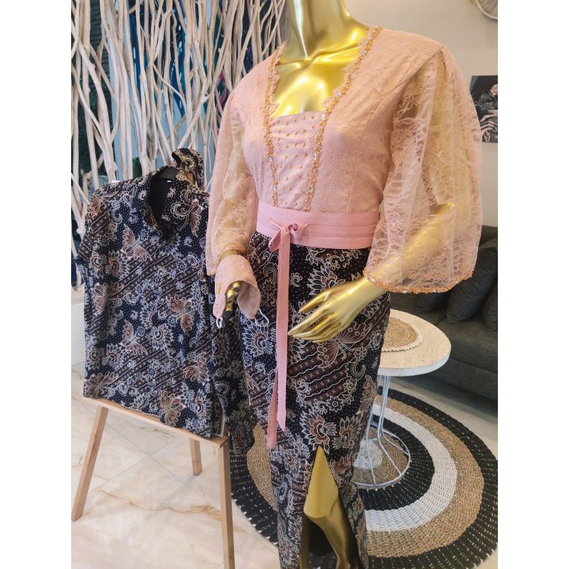 MODIFIKASI  DRESS BATIK BROKAT NUDE