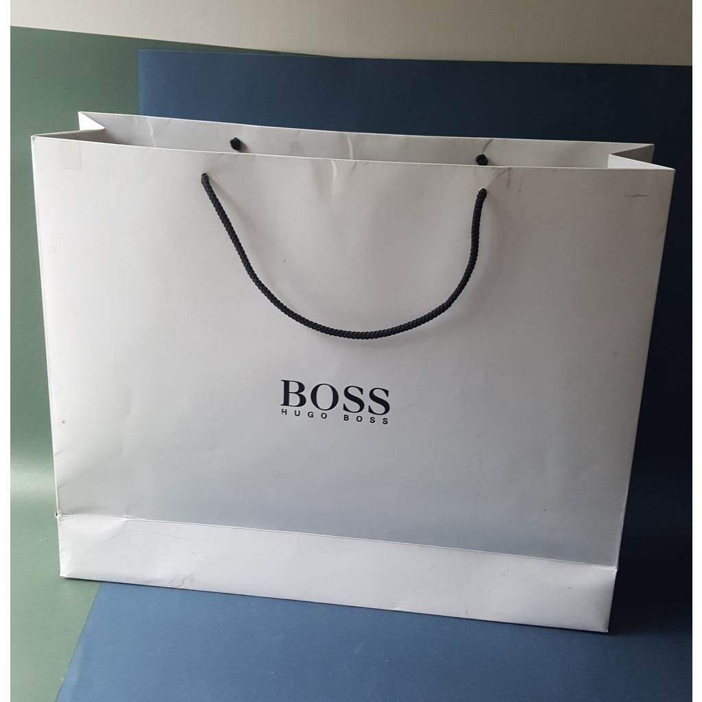 

HUGO BOSS Original Paperbag XXL beli di Munich Germany