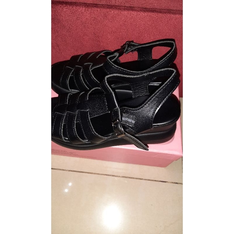 PRELOVED SEPATU SANDAL GENNY