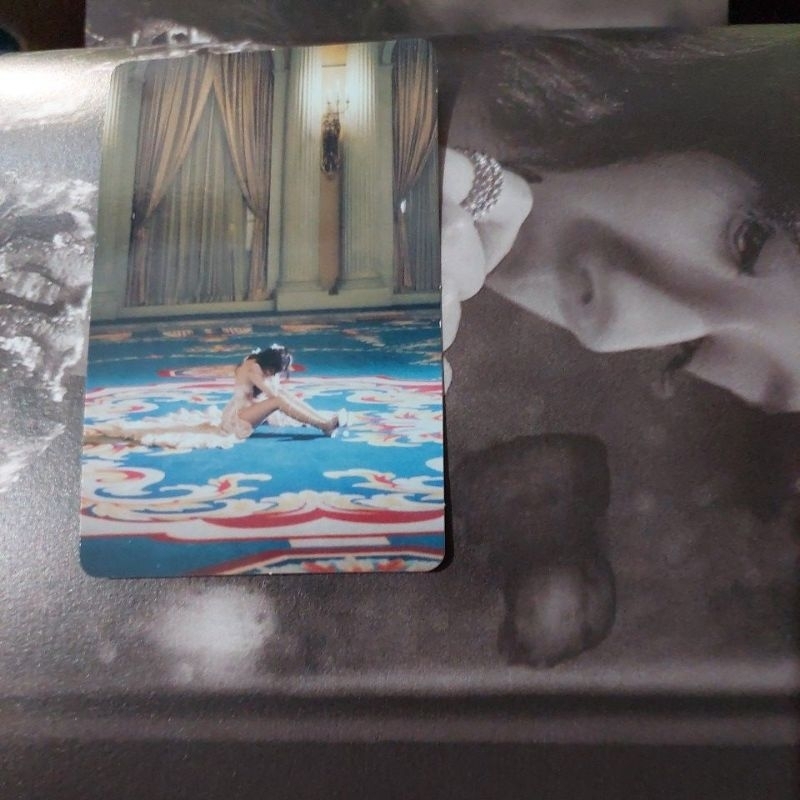 Jisoo 1st Single Album " ME " YG TAG Album ( LP Version A ) Official Photocard Set