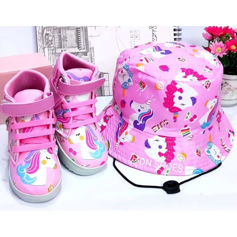 Paket Boots Anak Bucket Hat Anak Perempuan Paket Sepatu Tali Anak Topi Anak Lucu Motif Unicorn Pink Cute Murah Usia 1 - 7 Tahun