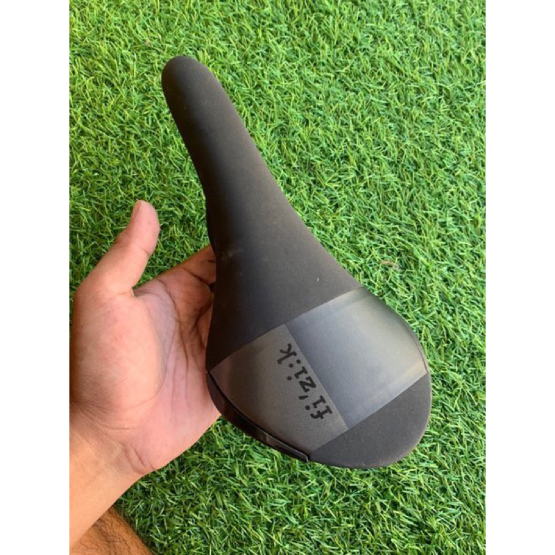 Saddle Sadel Fizik Aliante R5