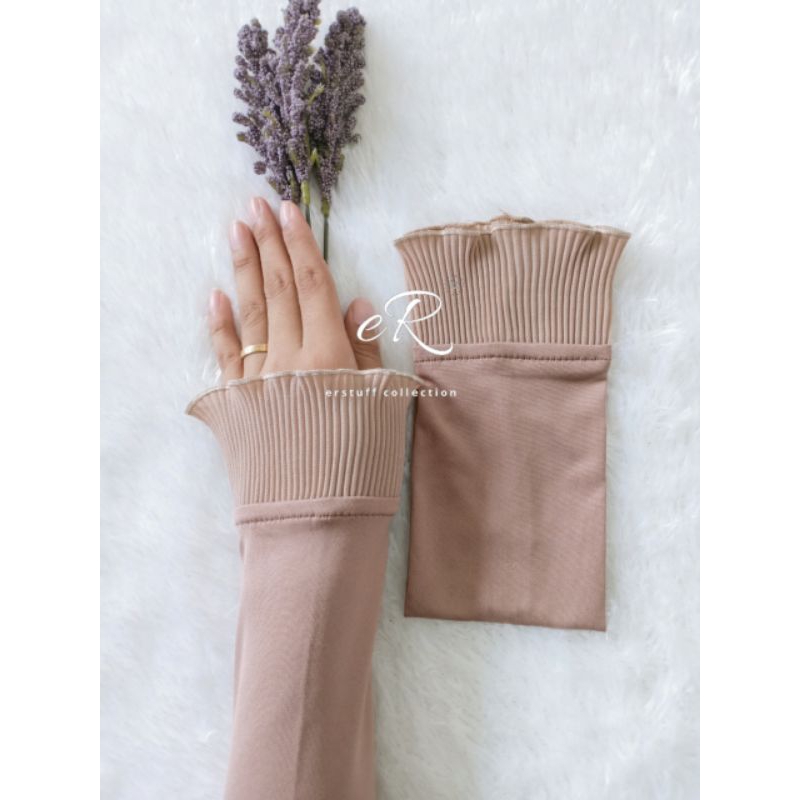 HANDSOCK AYANA QUEEN RUFFLE / MANSET RENDA PLISKET SENADA KOMBI