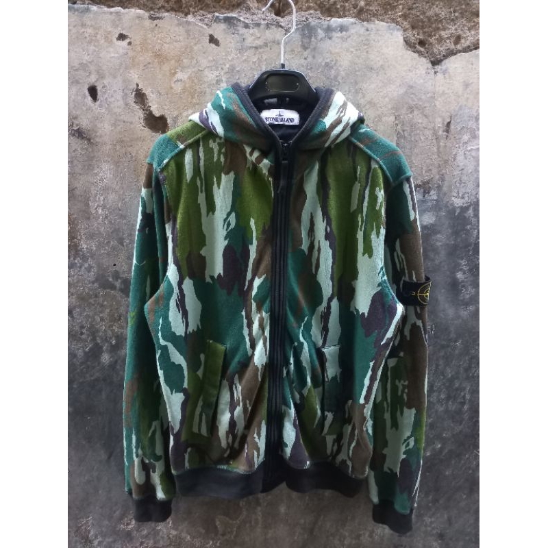 stone island flowing camo