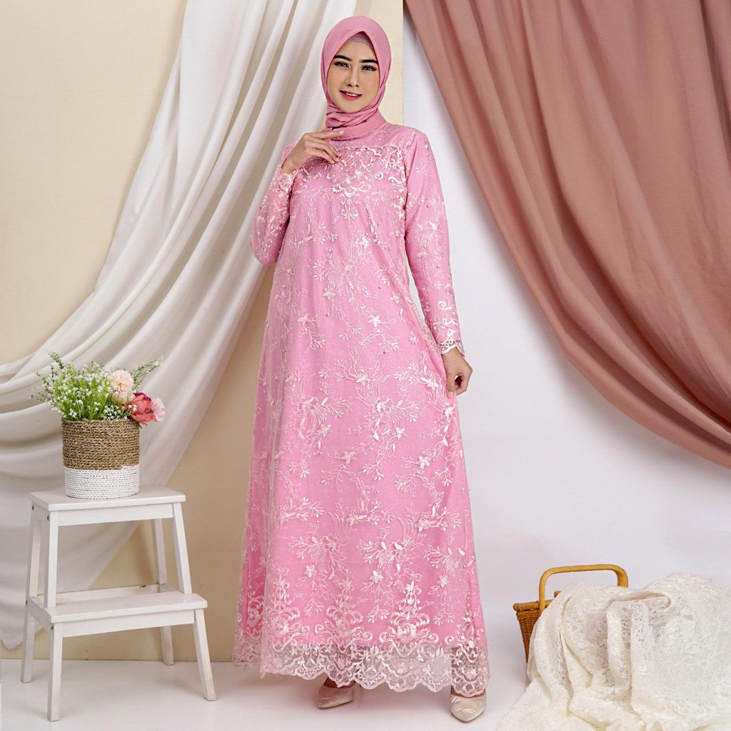 Bella Gamis Maxi Brukat Tile Bordir: Elegansi Memikat untuk Tampilan Pesta yang Mewah / Warna Merah 
