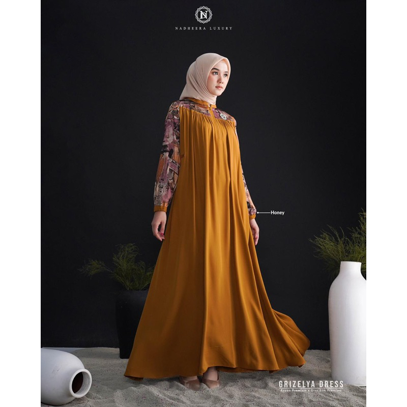 NADHEERA LUXURY GRIZELYA DRESS