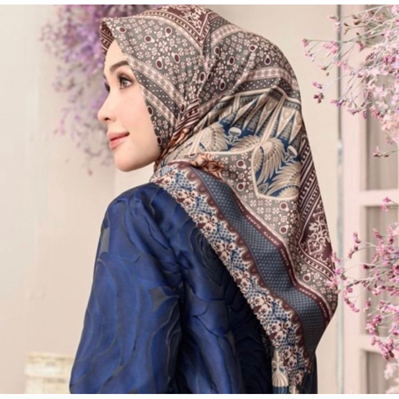 Preloved Julang Scarf by Wearing Klamby | Preloved Wearing Klamby  Scarf , PL WK Scarf