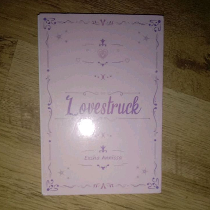 

PRELOVED NOVEL LOVESTRUCK BY EXSHA ANNISSA