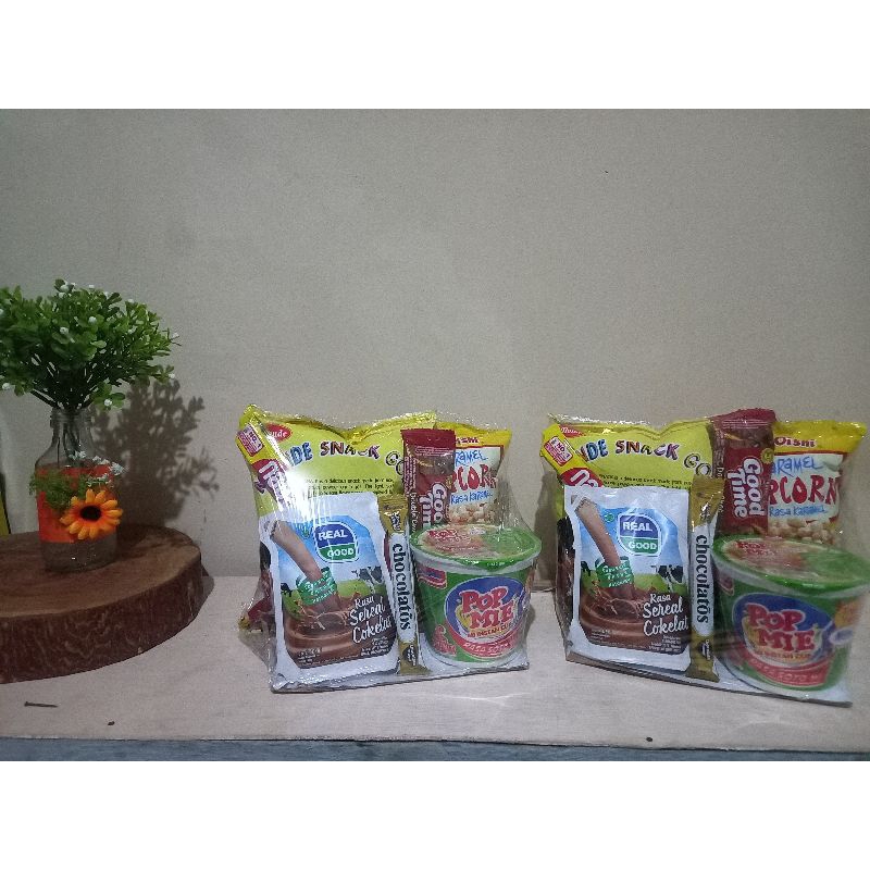 

Hampers Snack paket M | Gift snack | snack murah | buken snack