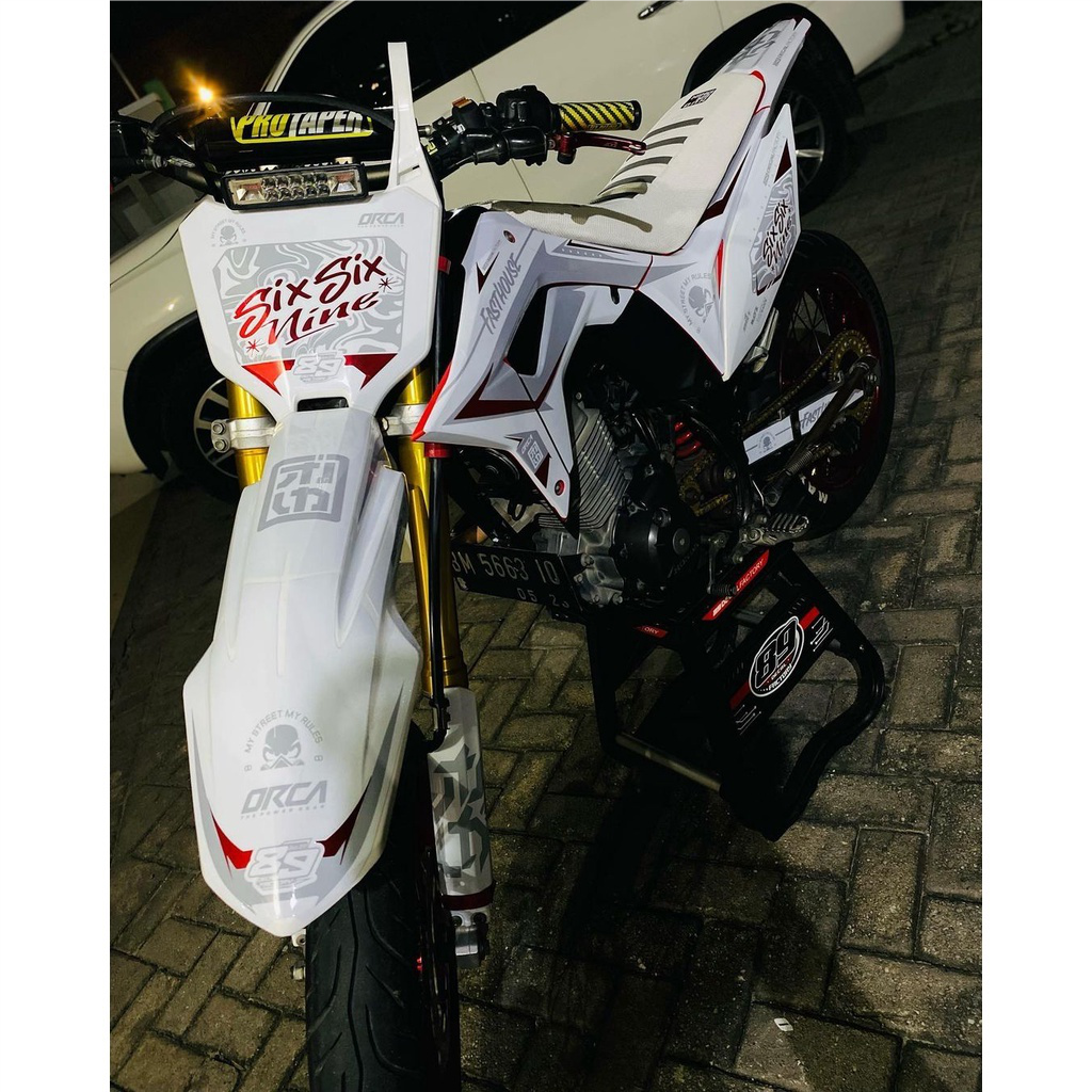 DECAL CRF HITAM DECAL CRF 150 L Full Body DECAL CRF 150 L SUPERMOTO / DECAL CRF 150 L / DECAL FULL B