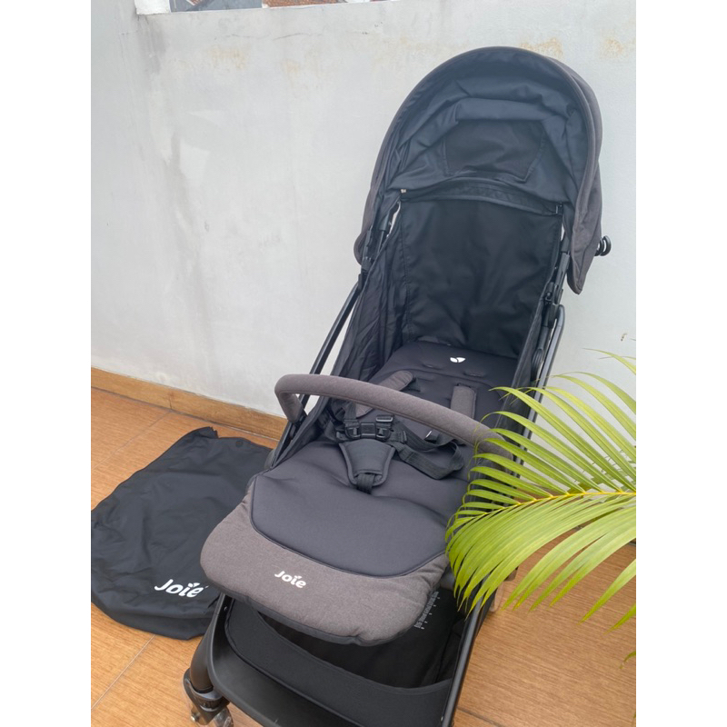 JOIE TOURIST 2 COAL STROLLER (Preloved)