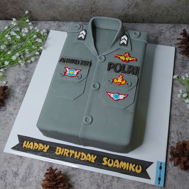 

Wholecake Uniform Cake / Kue Replica Seragam