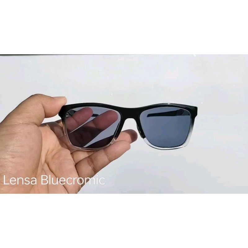 kacamata Bluecromic