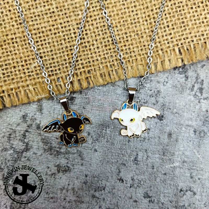 Kalung Stainless Sayap Hitam Putih / Kalung Sayap Burung