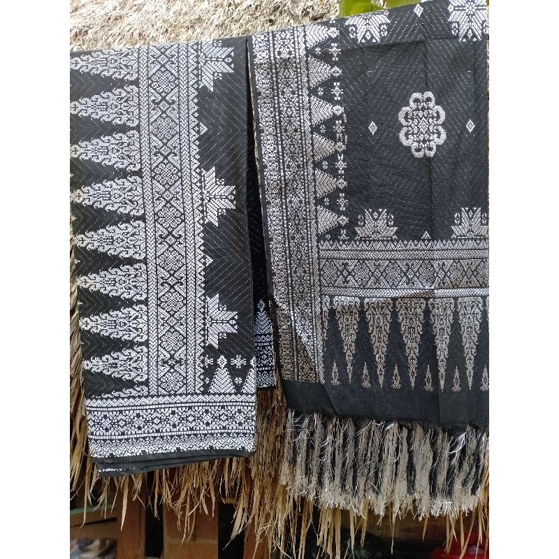 Songket tenun Lombok-songket set dengan selendang,