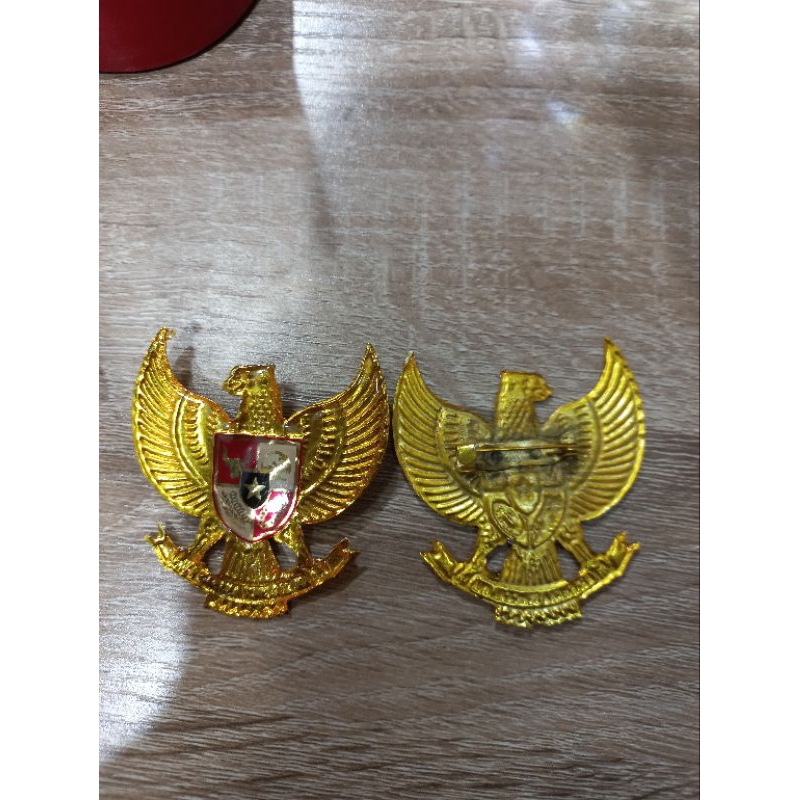 pin garuda 5 cm