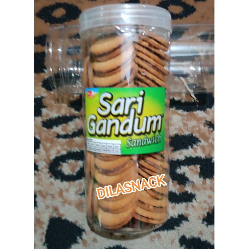 

510gr BISKUIT ROMA SARI GANDUM SANDWICH COKLAT SARIGANDUM MARIE JAJAN LEBARAN PROMO