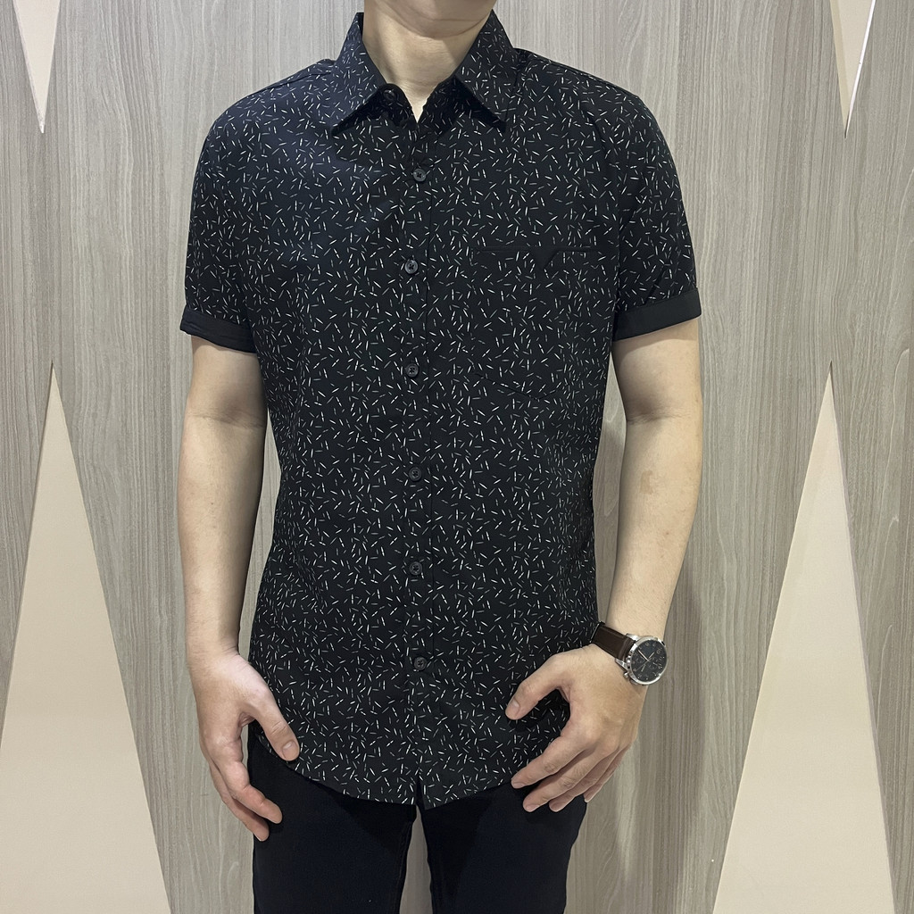 [GRIDLINE - S320 Geminids Metal Black &amp; Navy Blue] Kemeja Print Slimfit Pria Katun Lengan Pendek Casual M-XXL