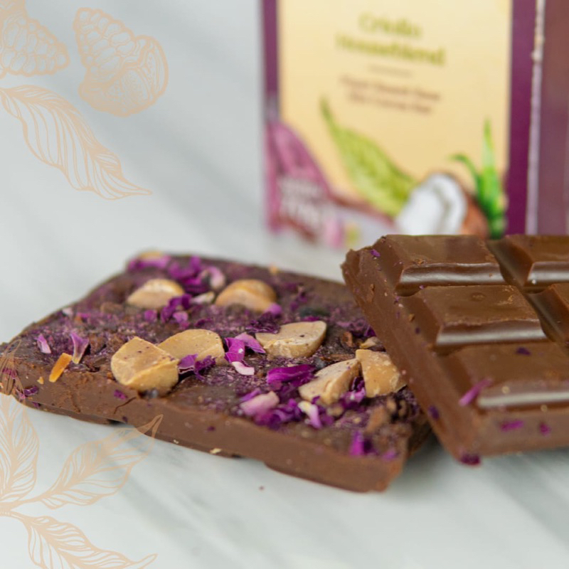 

Finestco Cocoa Bar Rose Macadamia Nuts & Vanilla Beans 70gr