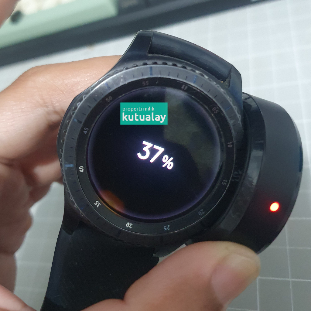 Smart Watch Samsung Gear S3 Frontier LCD Bonus Mesin dan Baterai