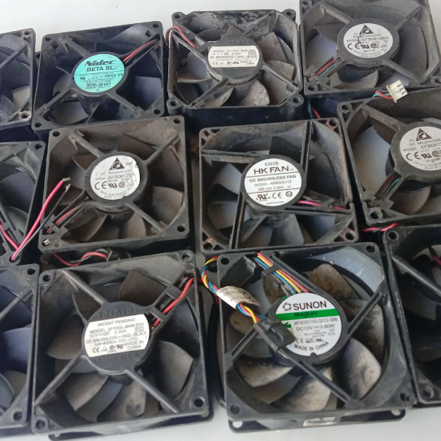 High Speed Brushless DC Fan 8x8cm 12V Campuran