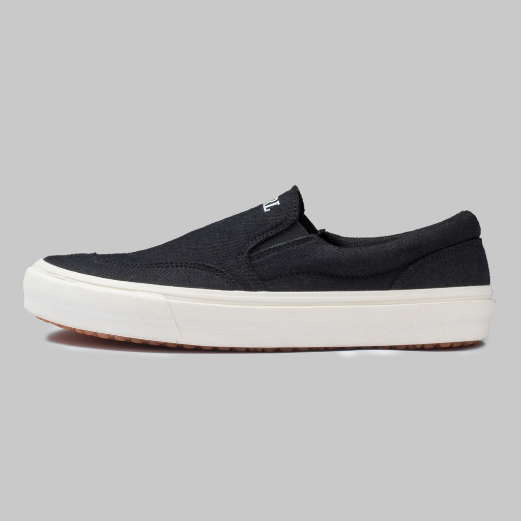 Sepatu Slip On Pria Naz Sneakers Casual Cowok Trendi Hangout Travelling Kuliah Kerja Gayle Black Original