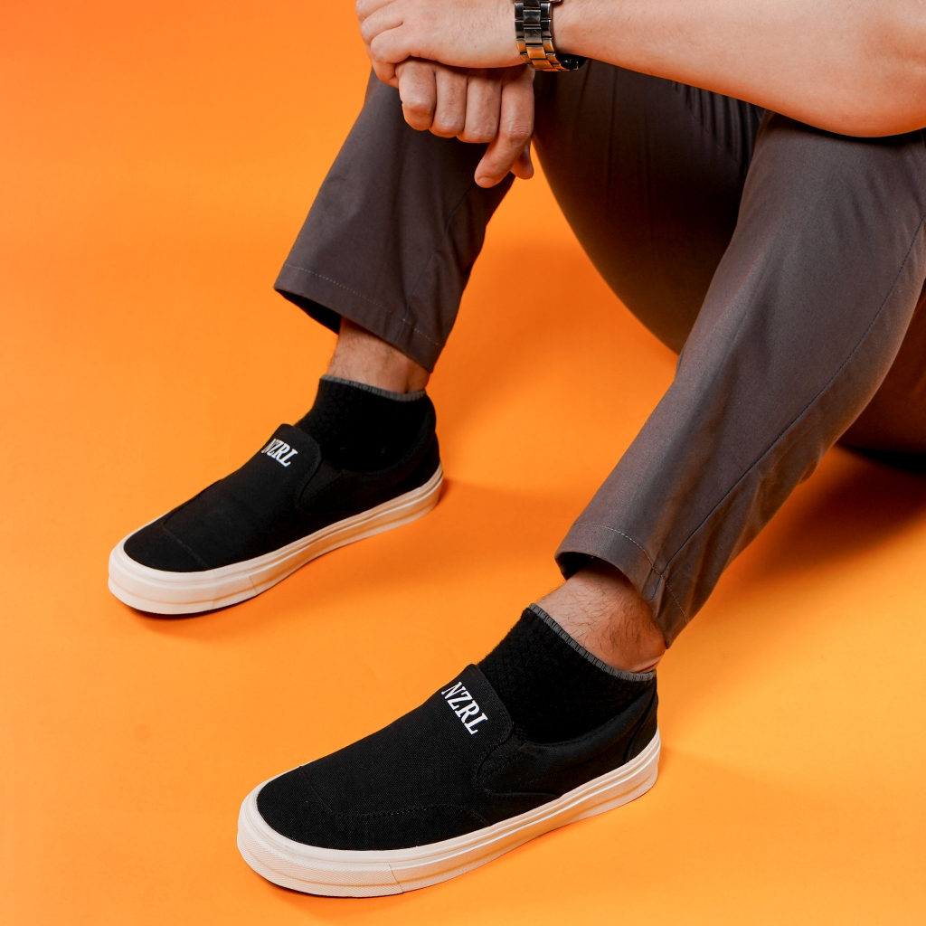 Sepatu Slip On Pria Naz Sneakers Casual Cowok Trendi Hangout Travelling Kuliah Kerja Gayle Black Original