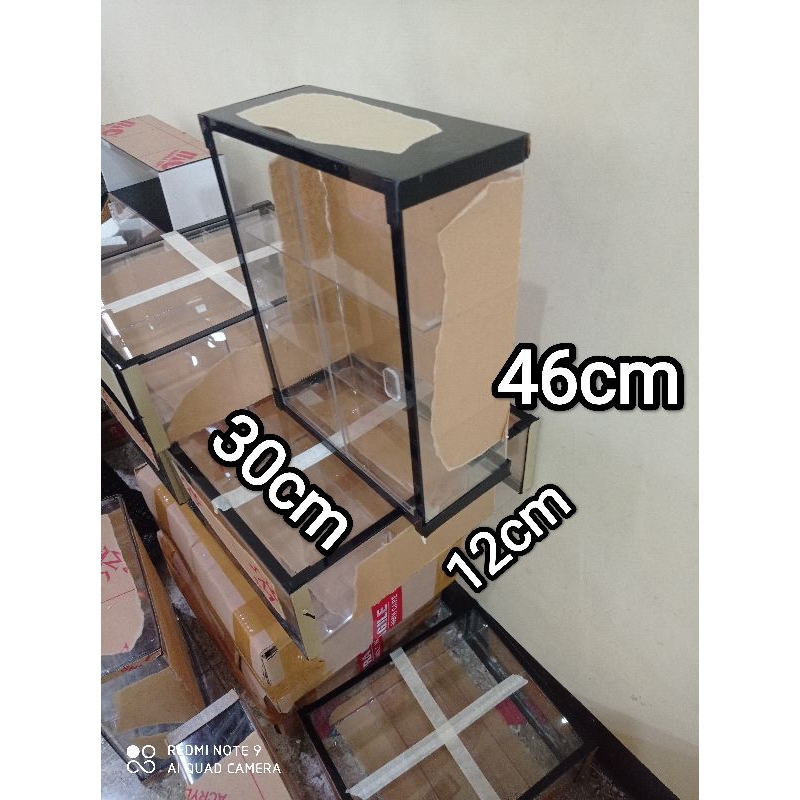 Display Akrilik Rak Pajangan