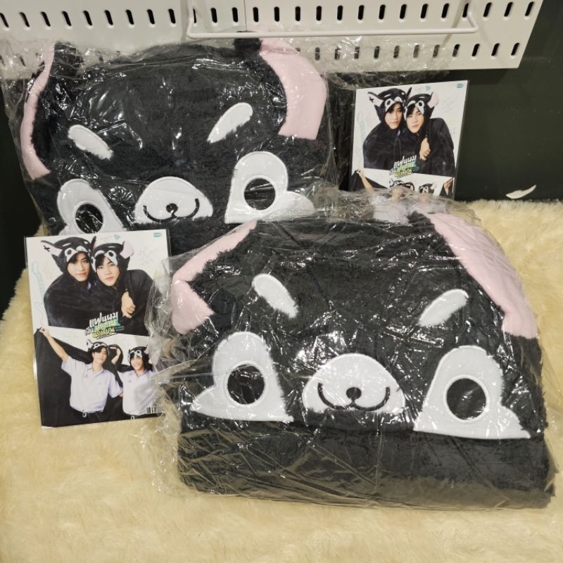 MY SCHOOL PRESIDENT CHINZILLA BLANKET HOODIE (GEMINI FOURTH WINNY SATANG MARK FORD) [READY INA]