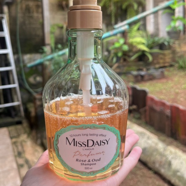 Miss daisy rose & oud shampoo preloved